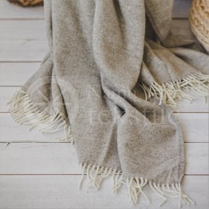 Wool blanket with fringes "Juostelės" beige